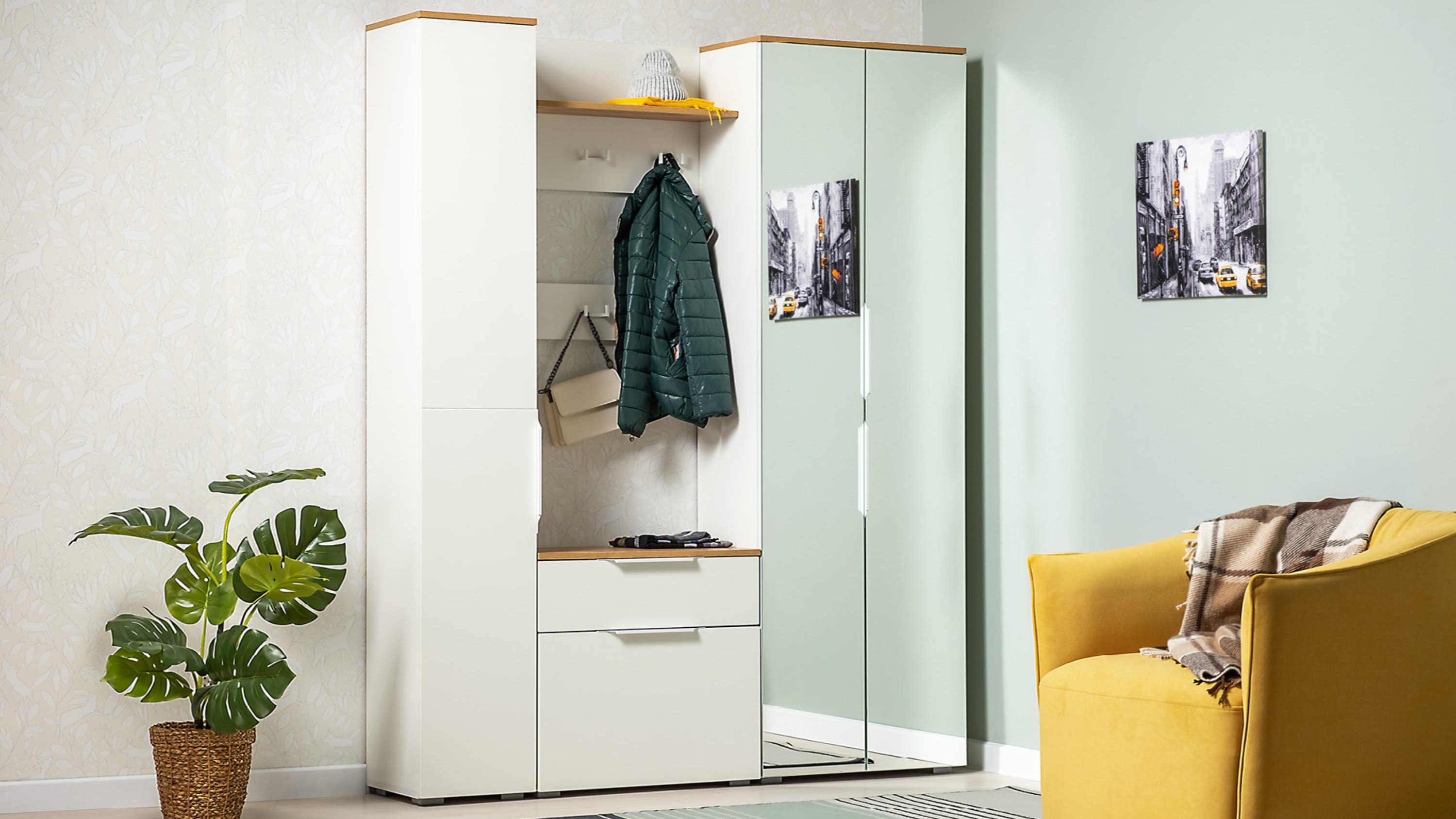 Компактная прихожая группа