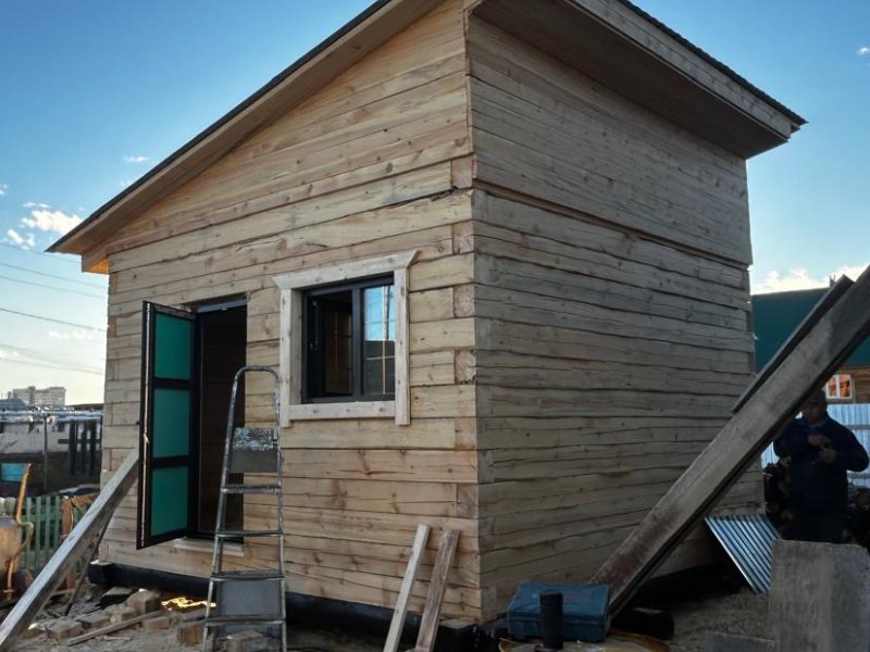 FLEUR-DE-LIS low table - convey elegance to each space with Italian classic low tables of the classic H&eacute;ritage collection